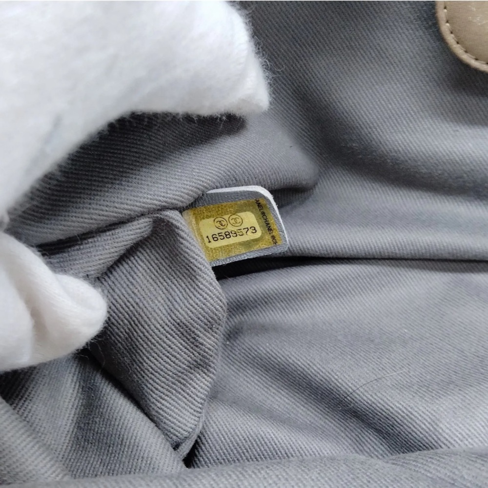 [0057] Chanel Shoulder Bag 16 series Matrasse 2WAY Beiges Lamb Skin - Picture 13 of 16